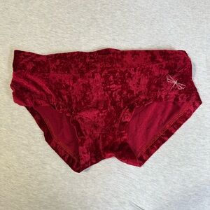Dragonfly Polewear Red Velvet shorts